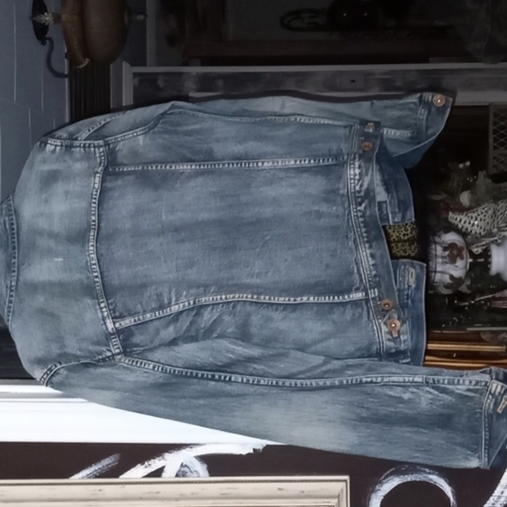 Madewell denim jacket 16” pit to pit and 20” length size - XS - Picture 2 of 4